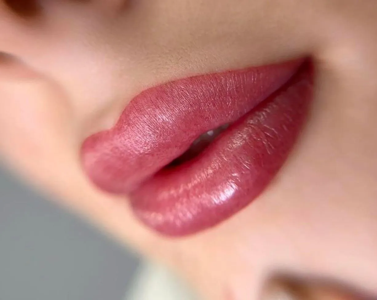 Lip Tattoo Aftercare: A Complete Guide to Avoiding Scabbing